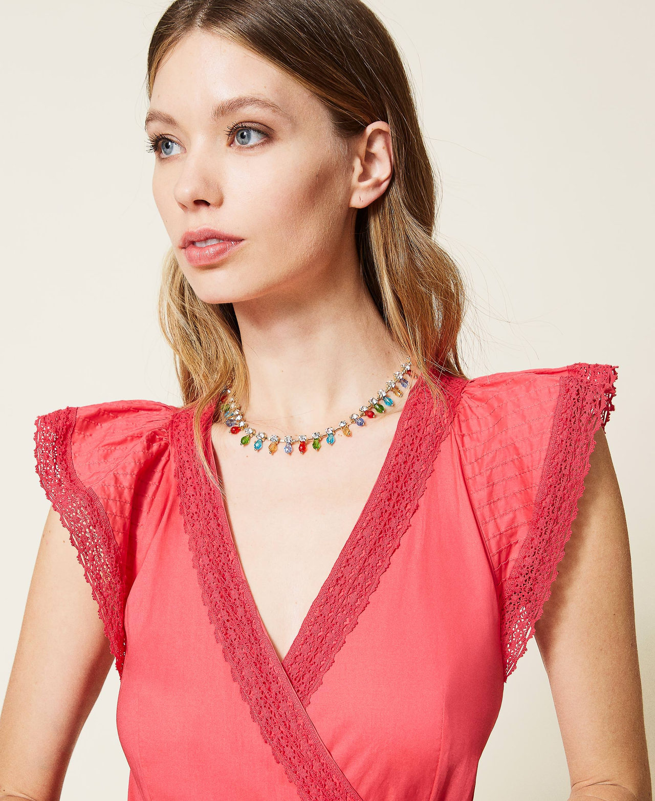 Necklace with multicoloured pendants