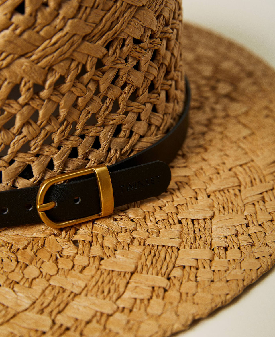 Sombrero de paja con correa