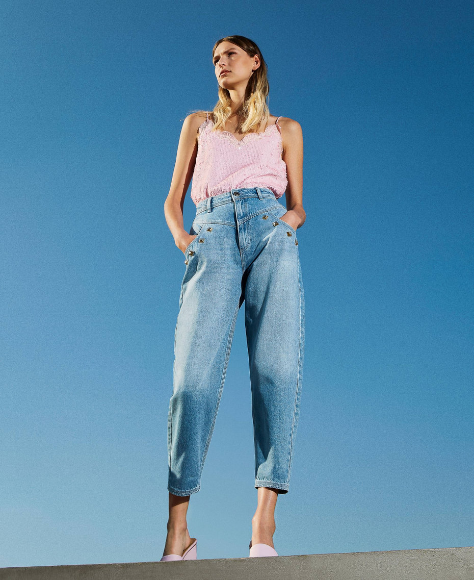 High-Waist-Jeans mit Nieten