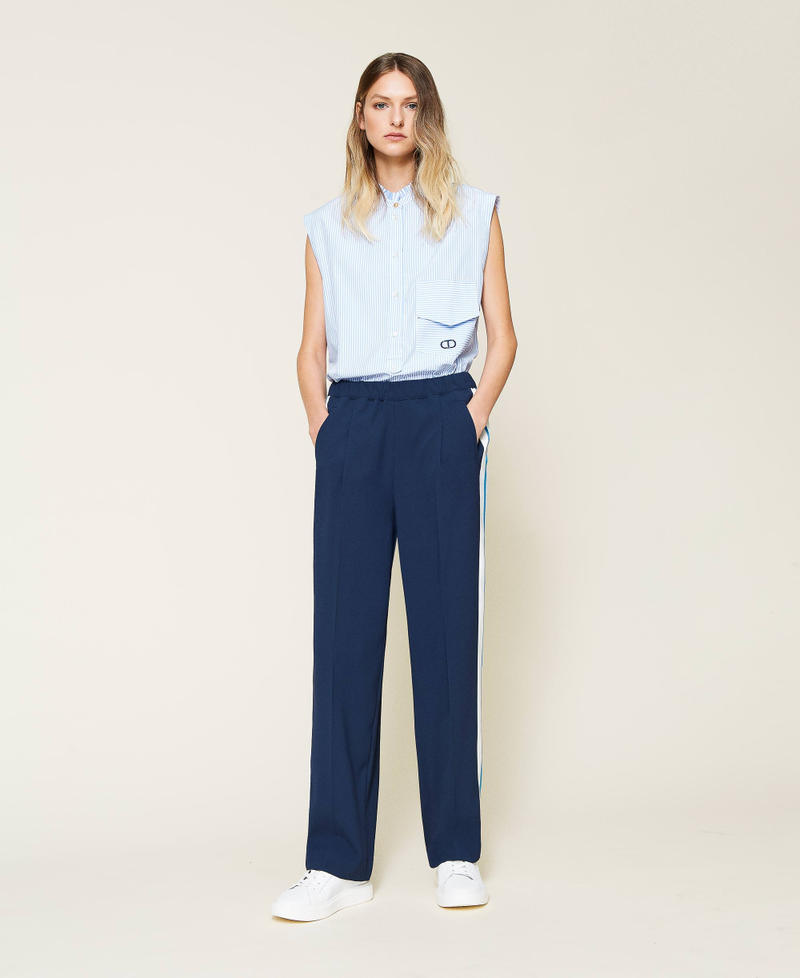 Trousers with side bands