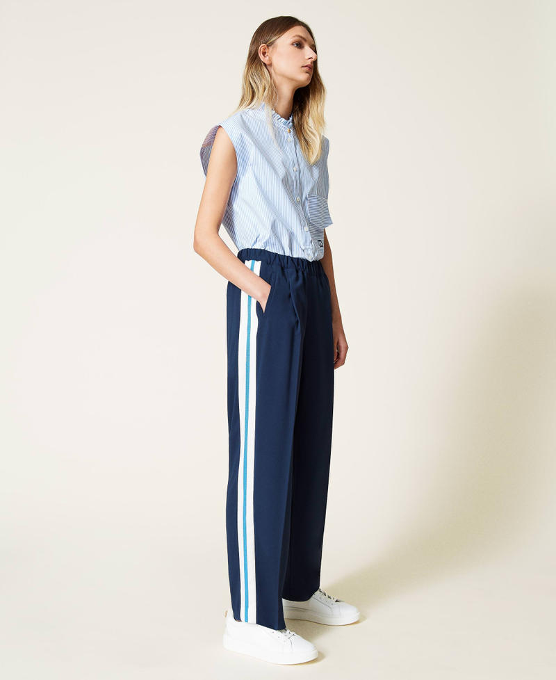 Trousers with side bands