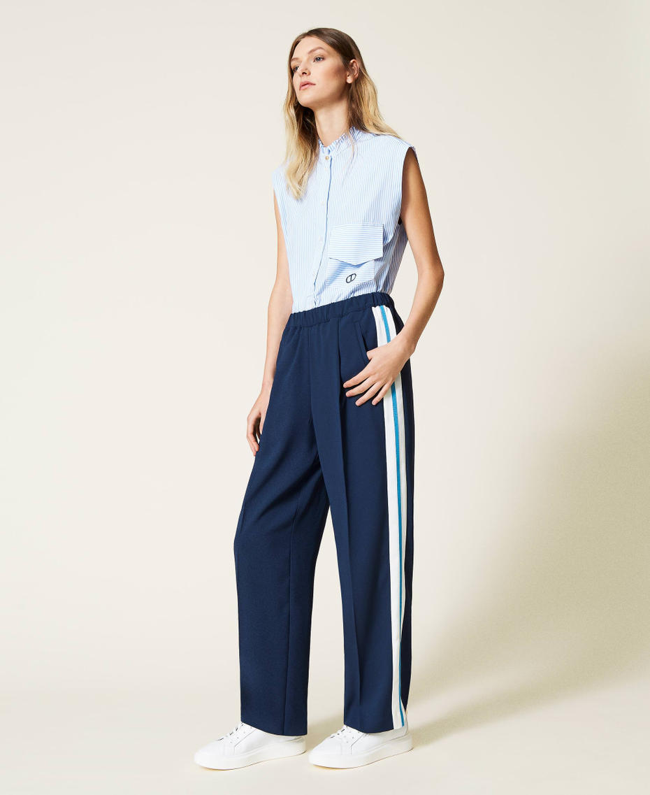 Trousers with side bands