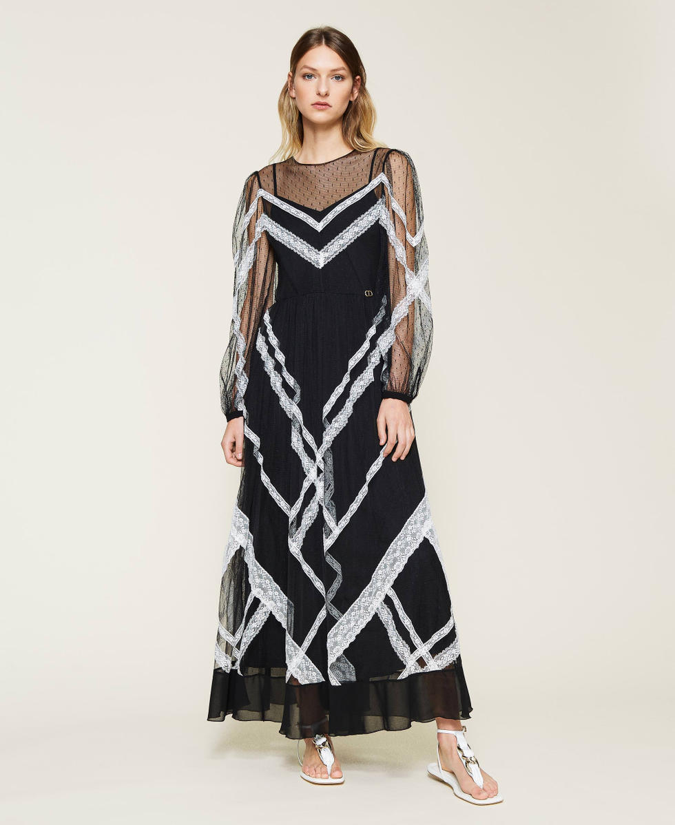 Robe longue en tulle point d esprit et dentelle