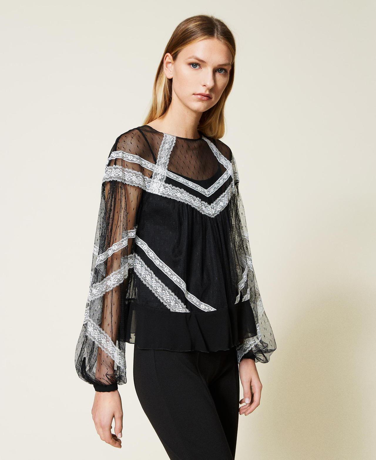 Point d'esprit tulle blouse with lace Bicolour Black / "Snow" White Woman 221TP2172-02