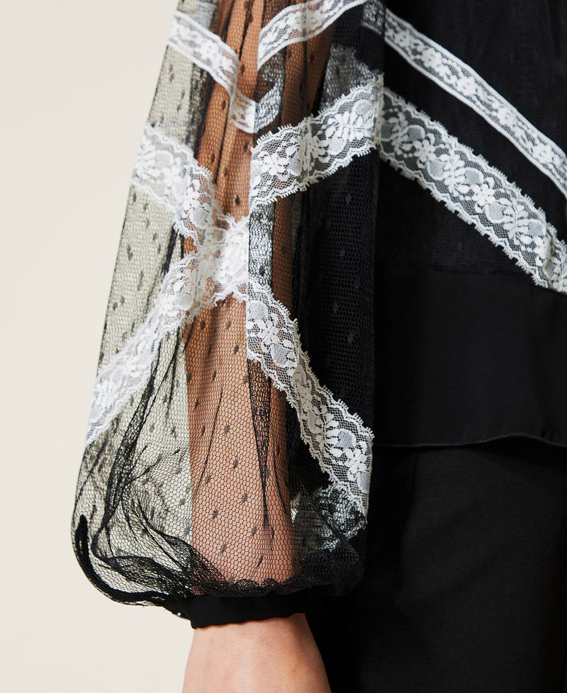 Bluse aus „Point d‘esprit“-Tüll und Spitze