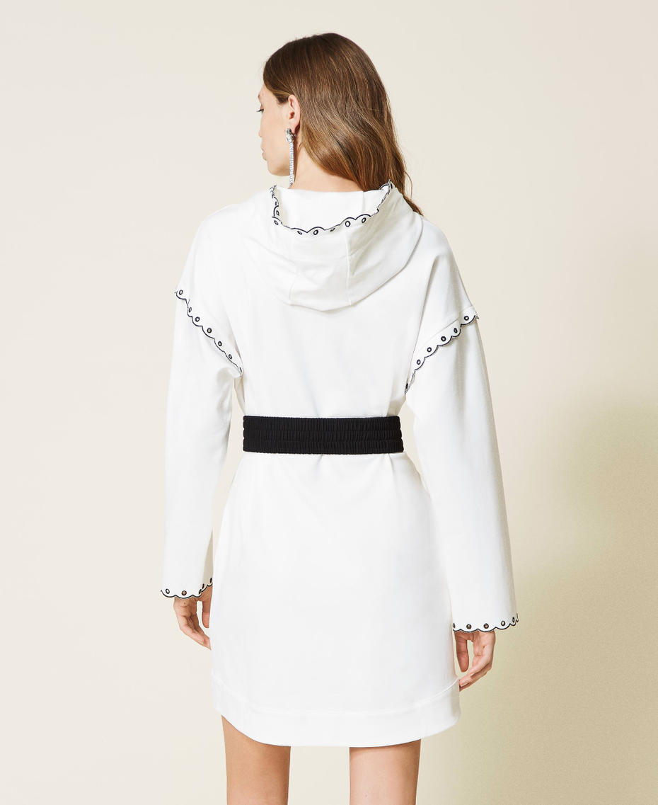 Vestido corto con bordados y festones Bicolor Blanco "Nieve" / Negro Mujer 221TP2260-04
