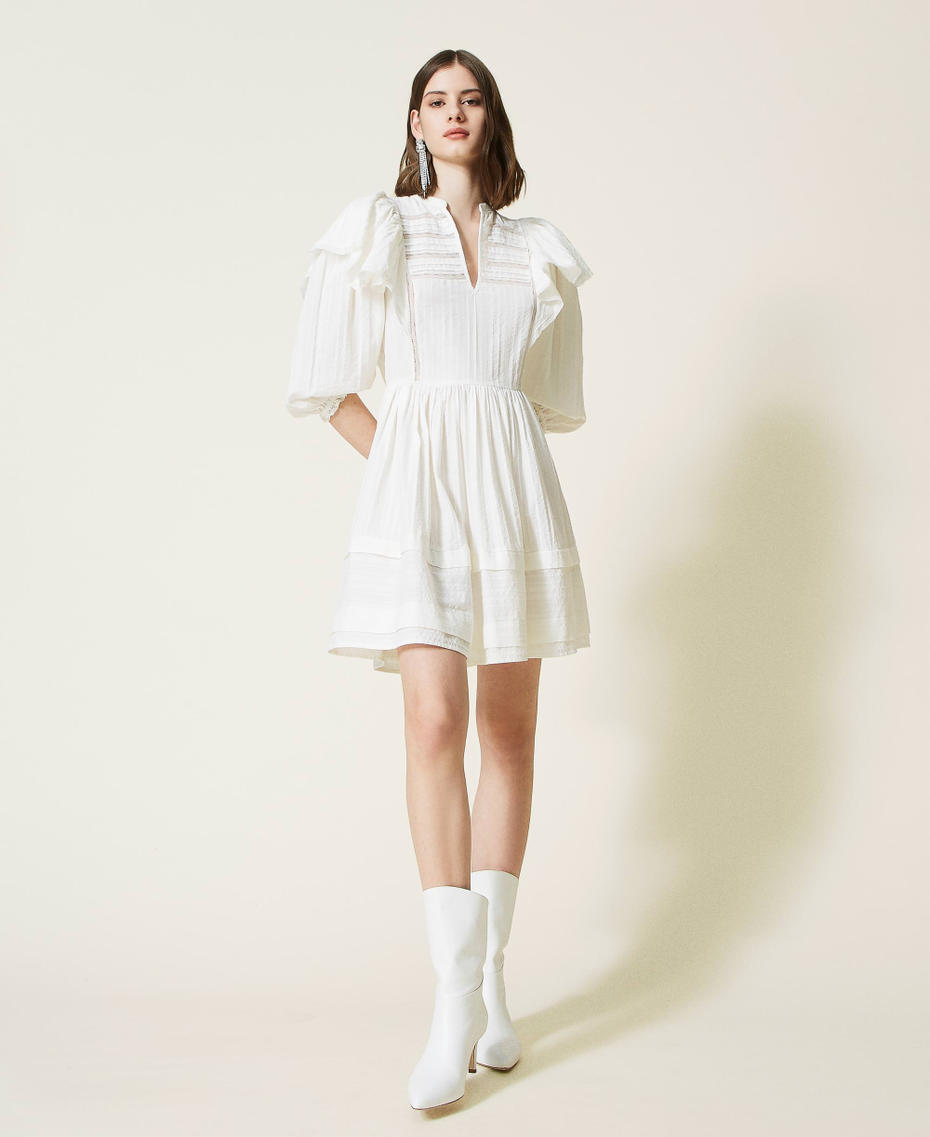 Robe en mousseline avec dentelle