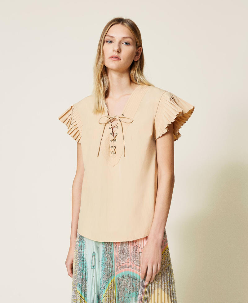 Poplin top with pleats