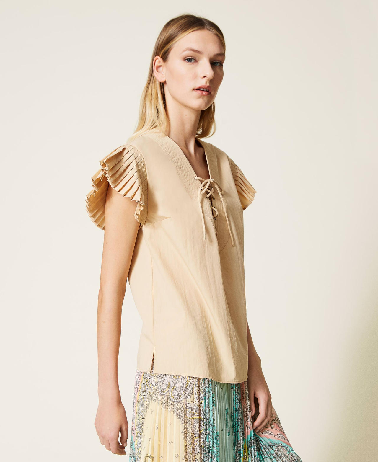 Poplin top with pleats
