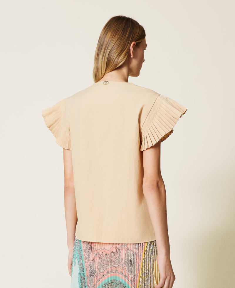 Poplin top with pleats