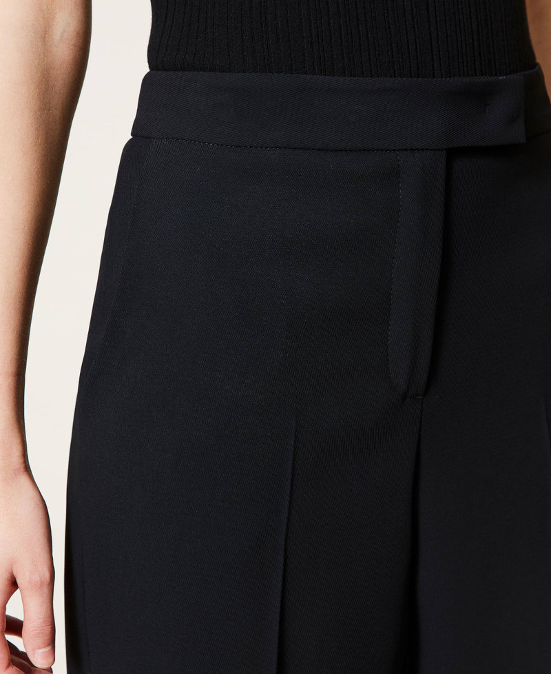 High waist trousers with pockets
