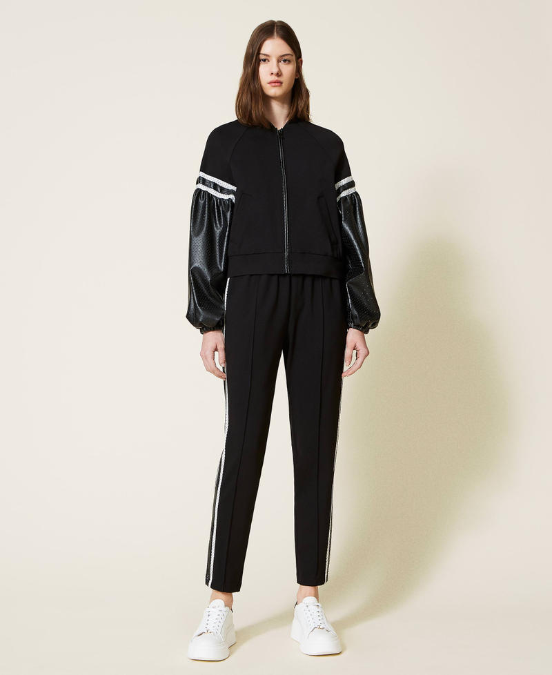 Trousers with side bands