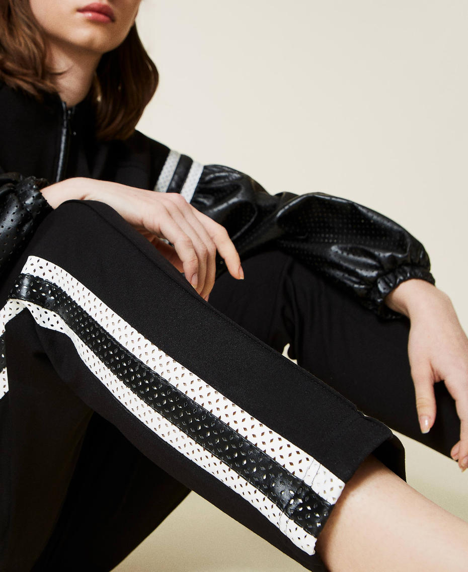 Trousers with side bands