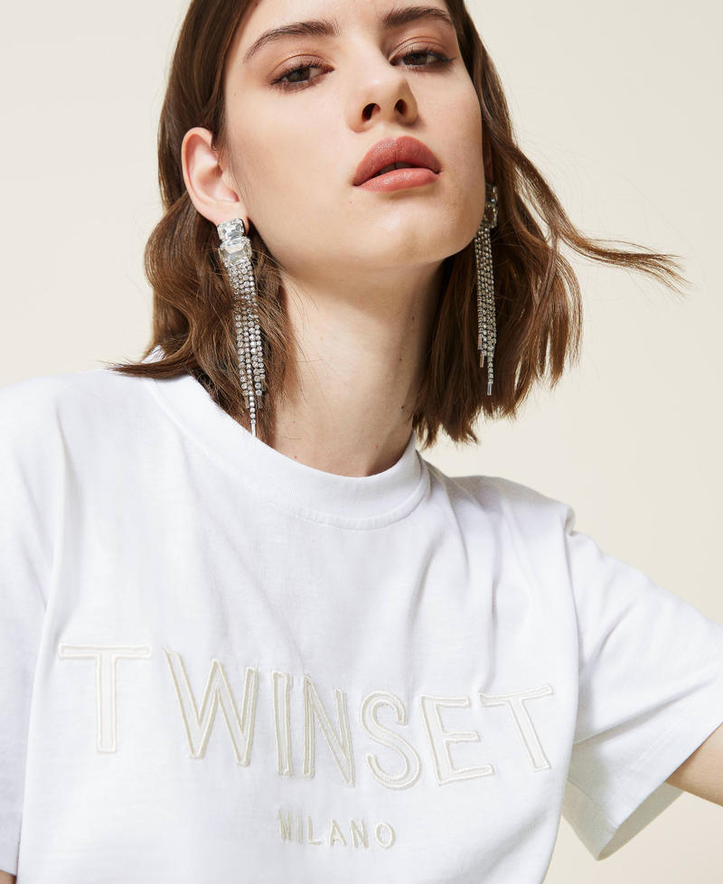 T-shirt with embroidered logo