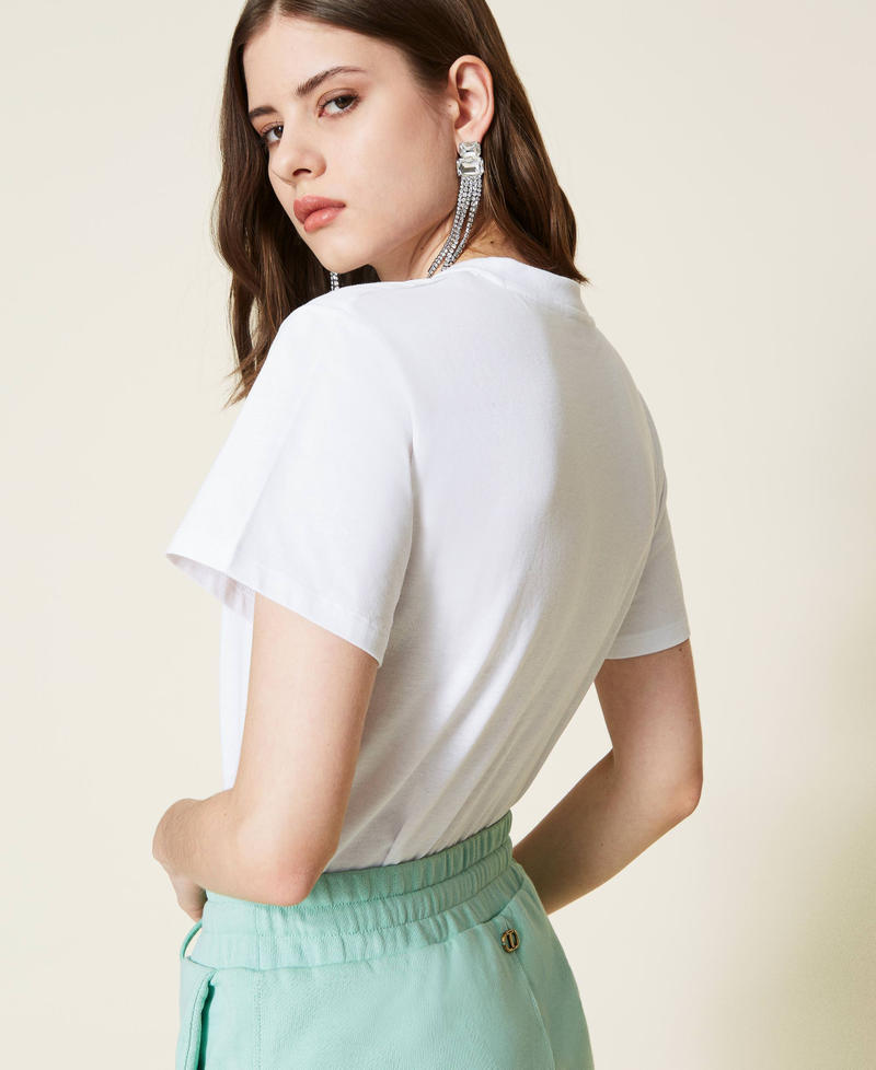 T-shirt with embroidered logo