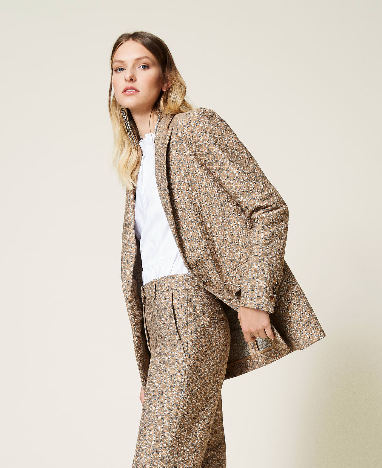 Giacca blazer jacquard con logo all over