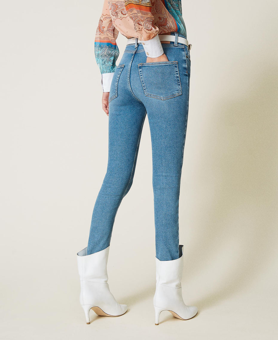 Пятикарманные джинсы-скинни Denim женщина 221TP2621-03