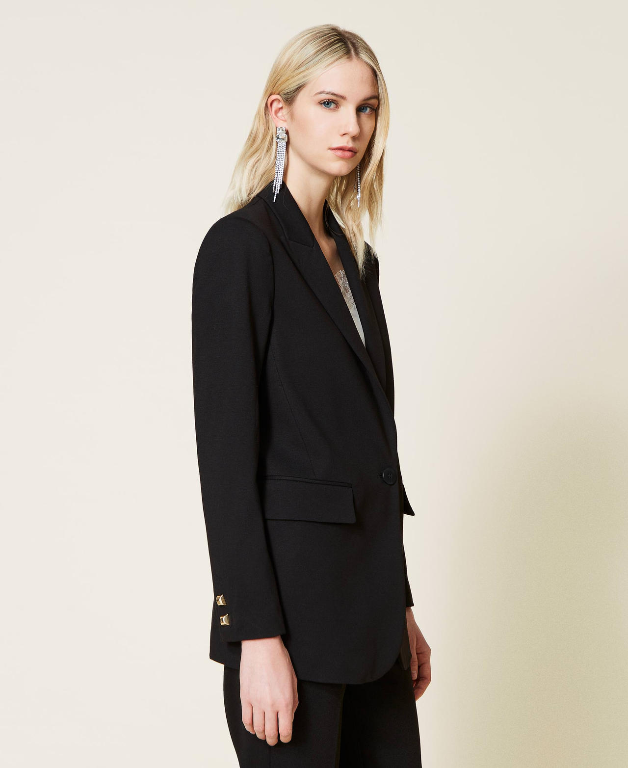 Chaqueta blazer con tachuelas