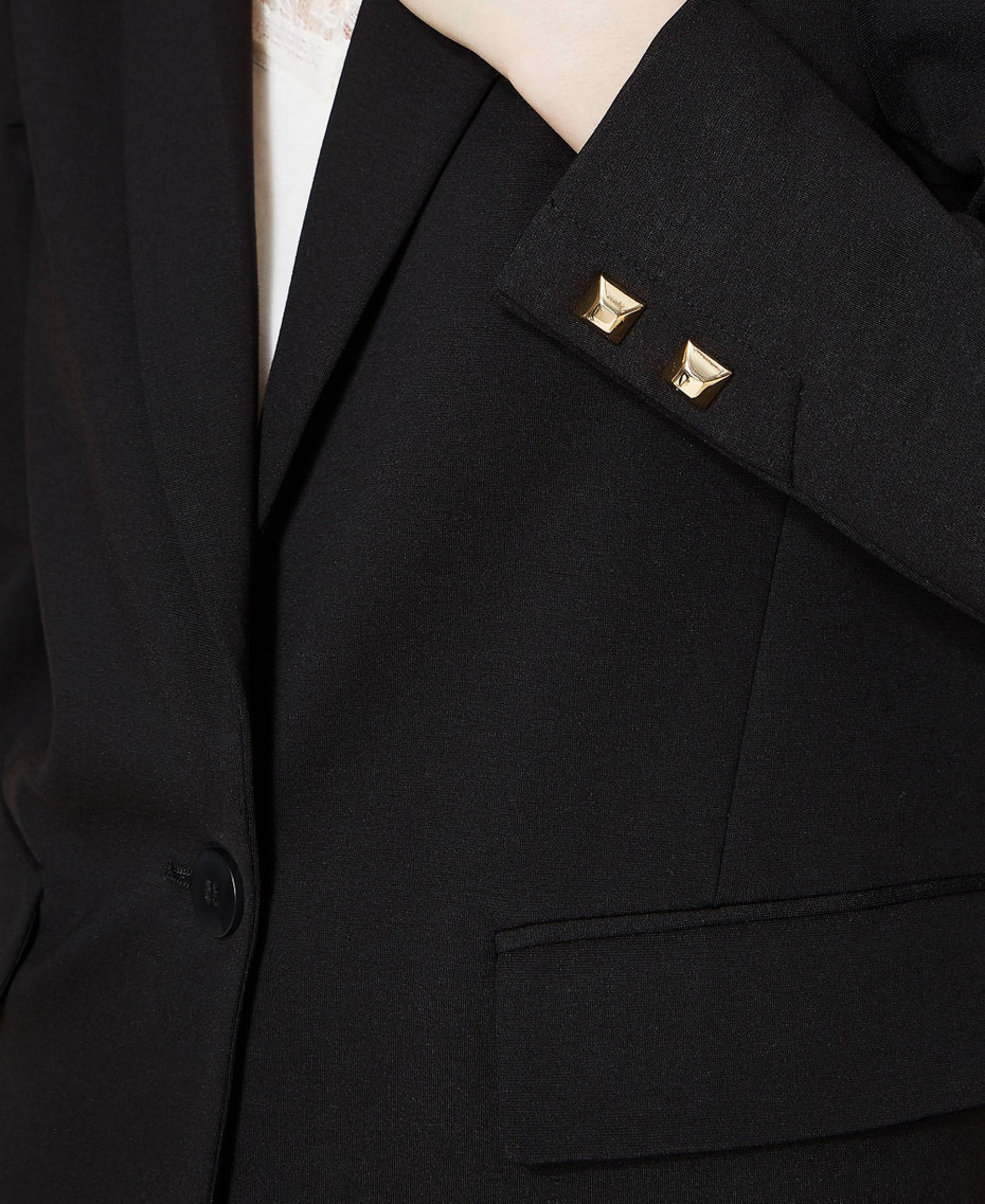 Chaqueta blazer con tachuelas