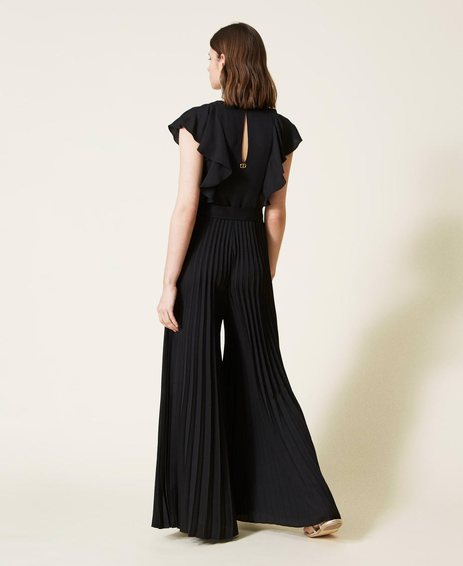 Long jumpsuit with pleats