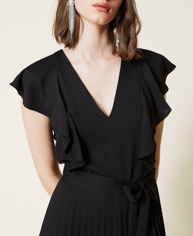 Long jumpsuit with pleats