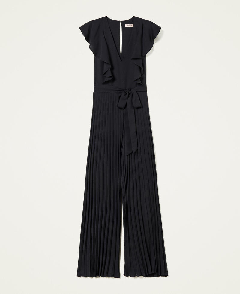 Long jumpsuit with pleats