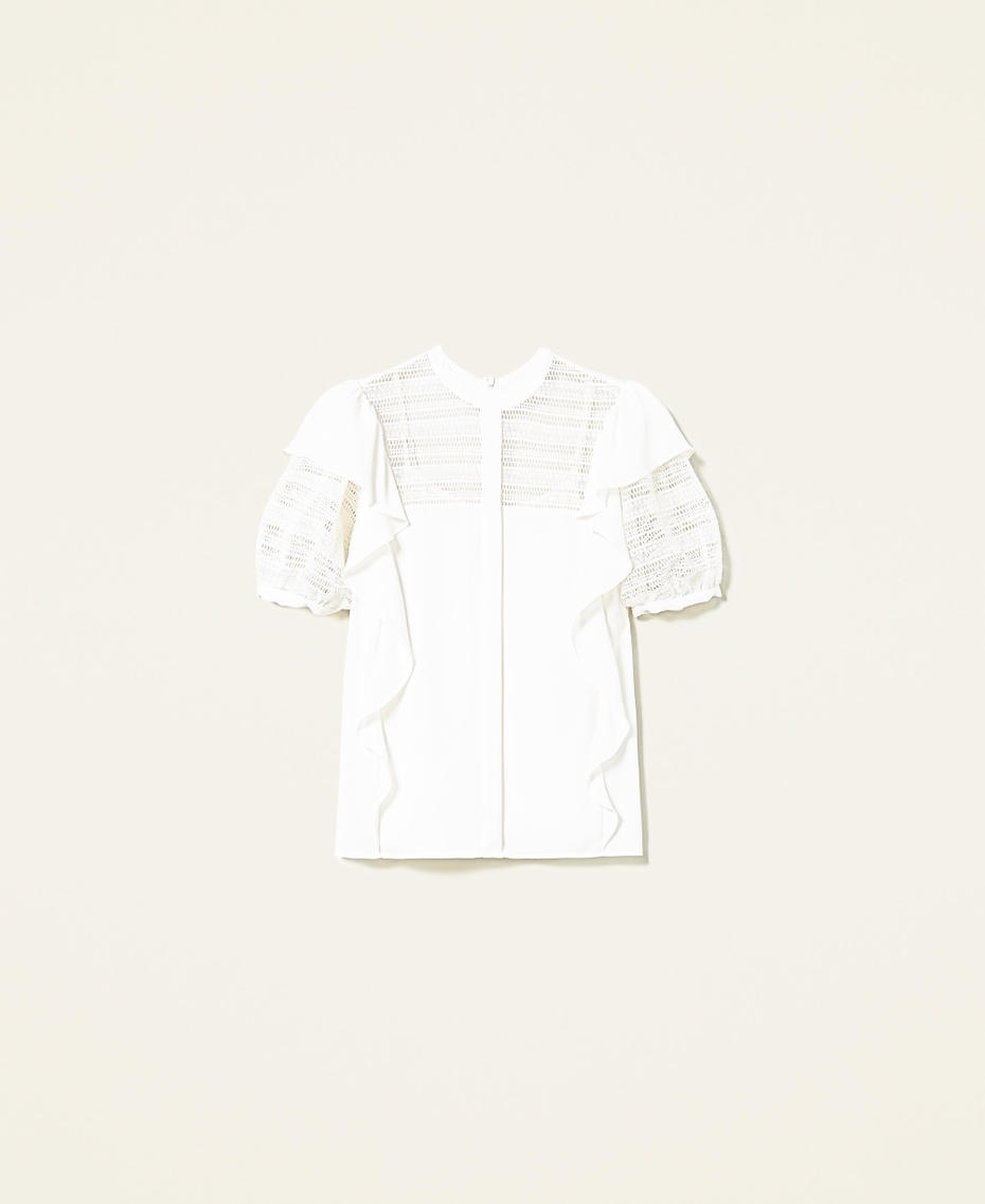 Blouse with lace and ruffles