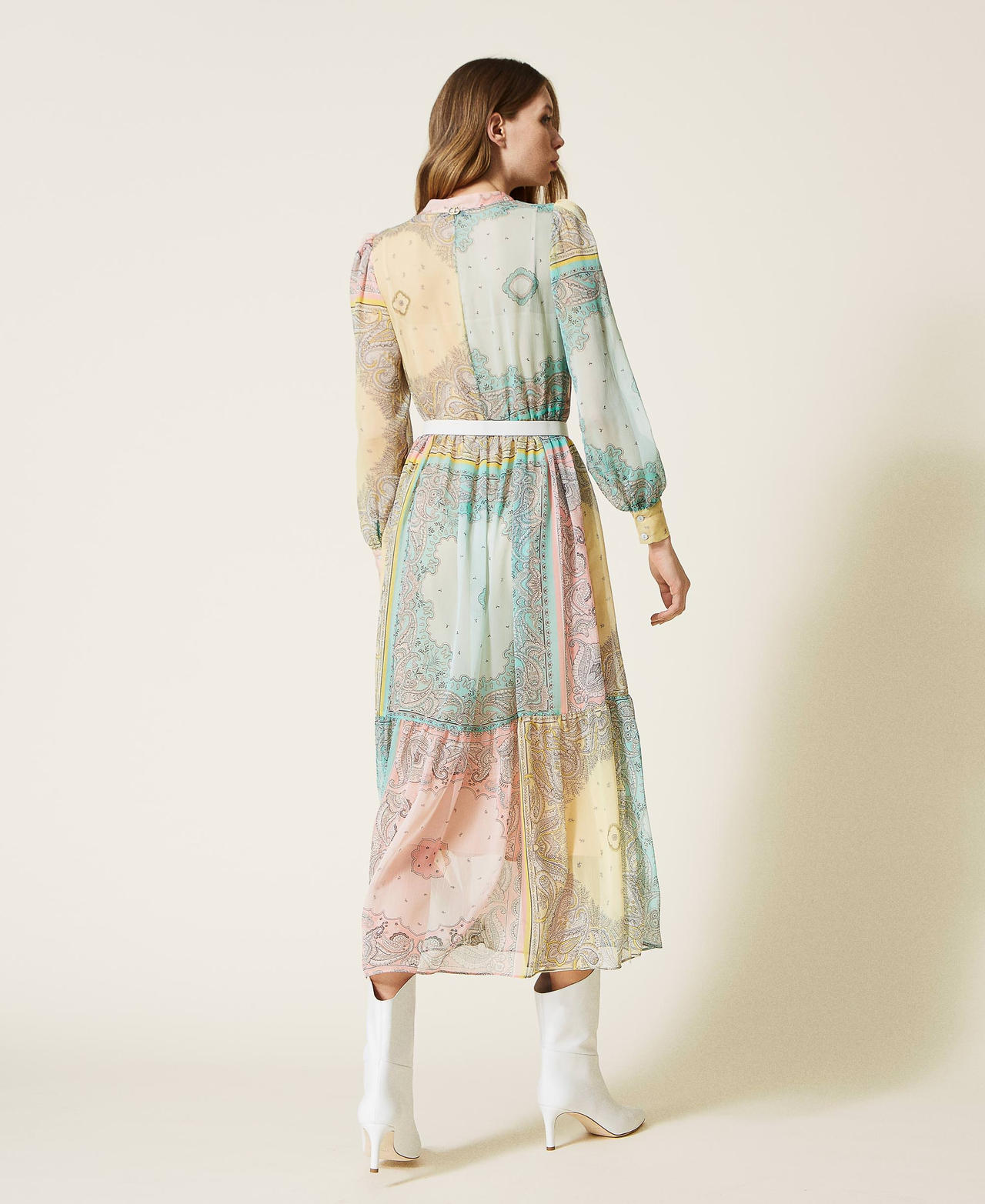 Vestido largo con estampado de patchwork bandana