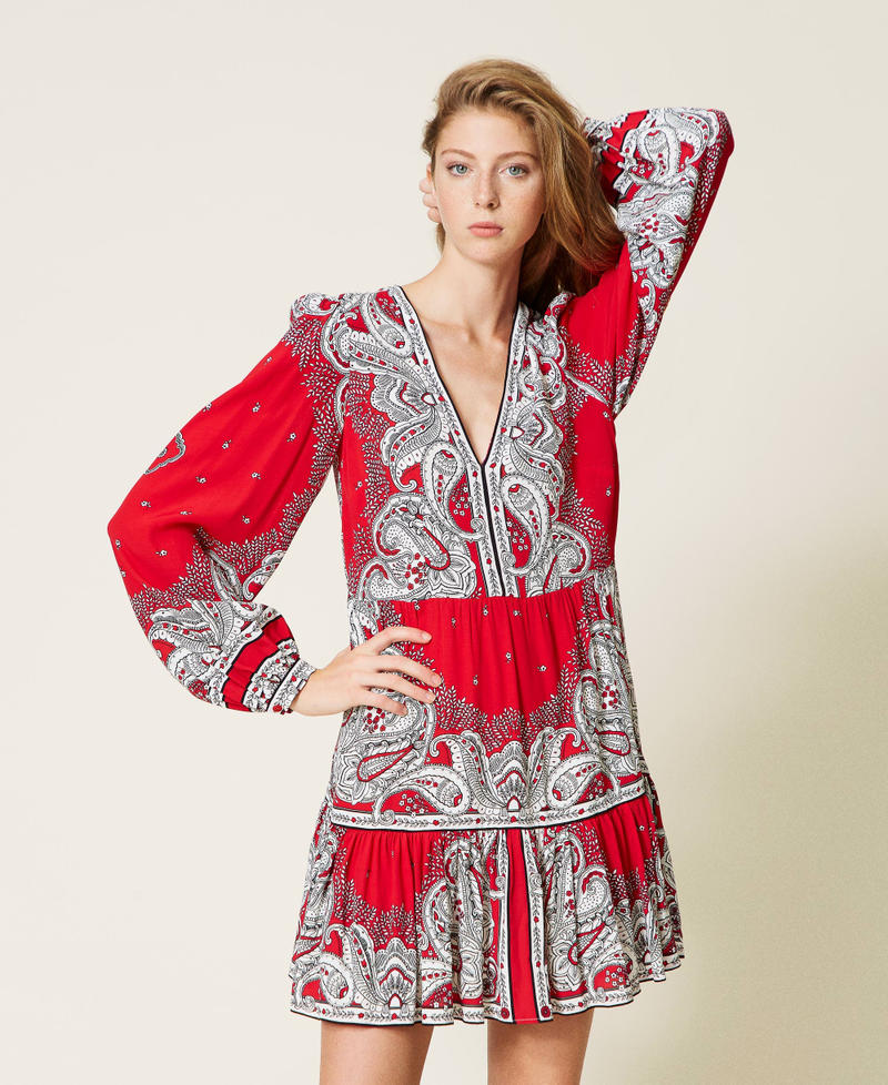 Robe courte en crépon avec imprimé bandana Imprimé Bandana Grand Rouge « Fire Red »/Neige Femme 221TP270A-06