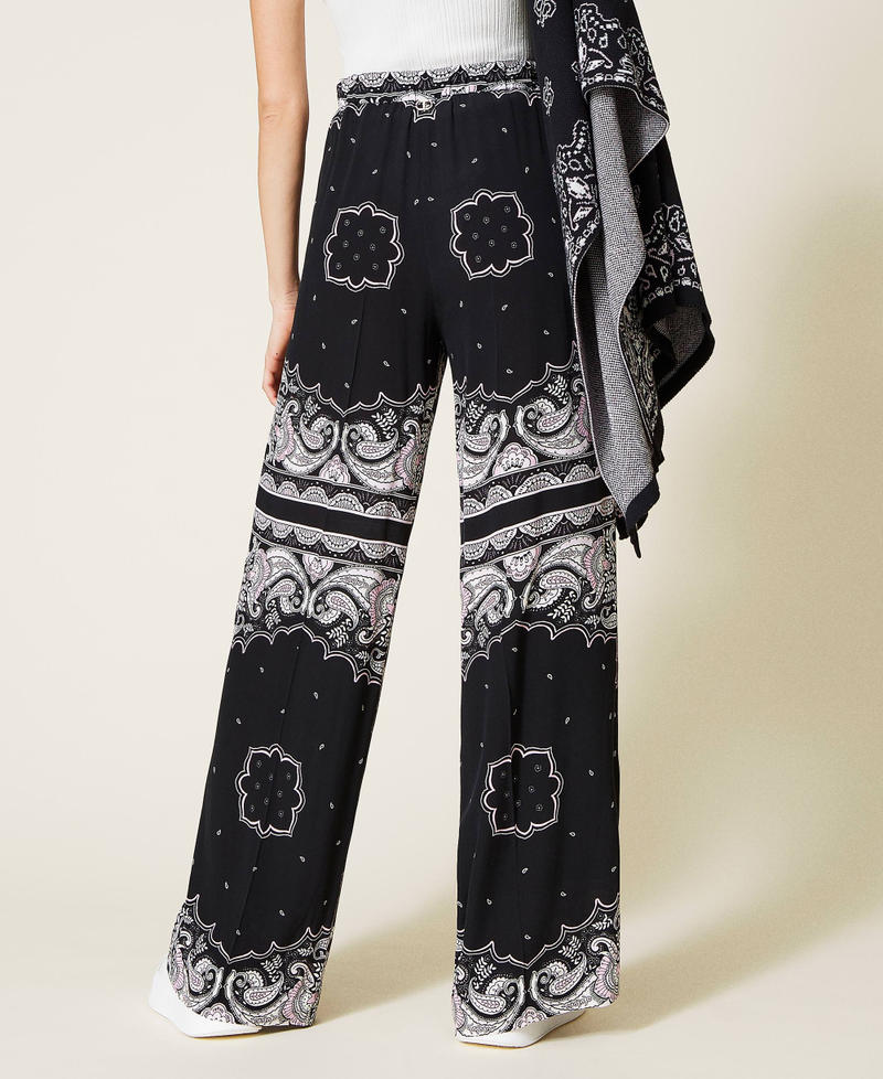 Palazzo trousers with bandanna print