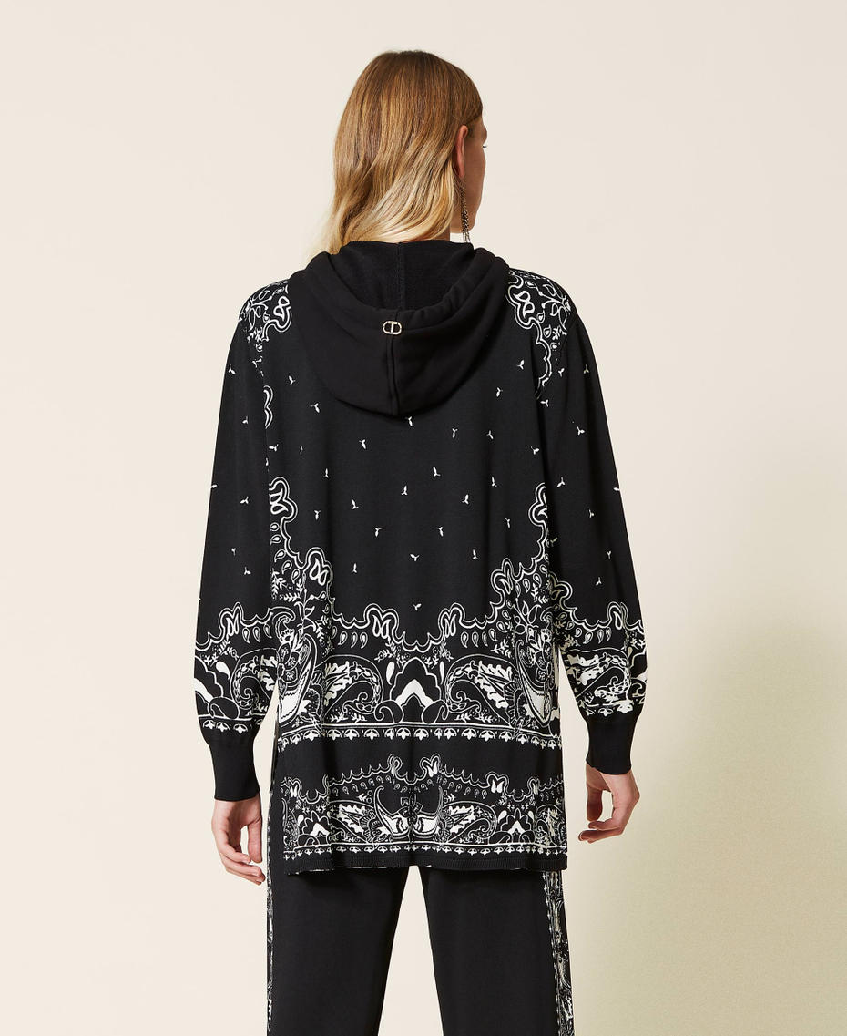 Asymmetric jumper with bandanna print Black Placed Bandanna Print / Lily Woman 221TP3350-04