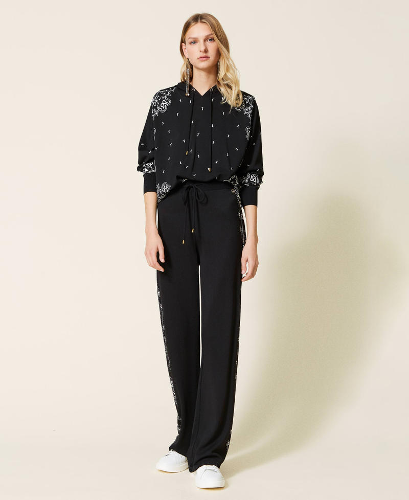 Trousers with bandanna print Black Placed Bandanna Print / Lily Woman 221TP3351-02
