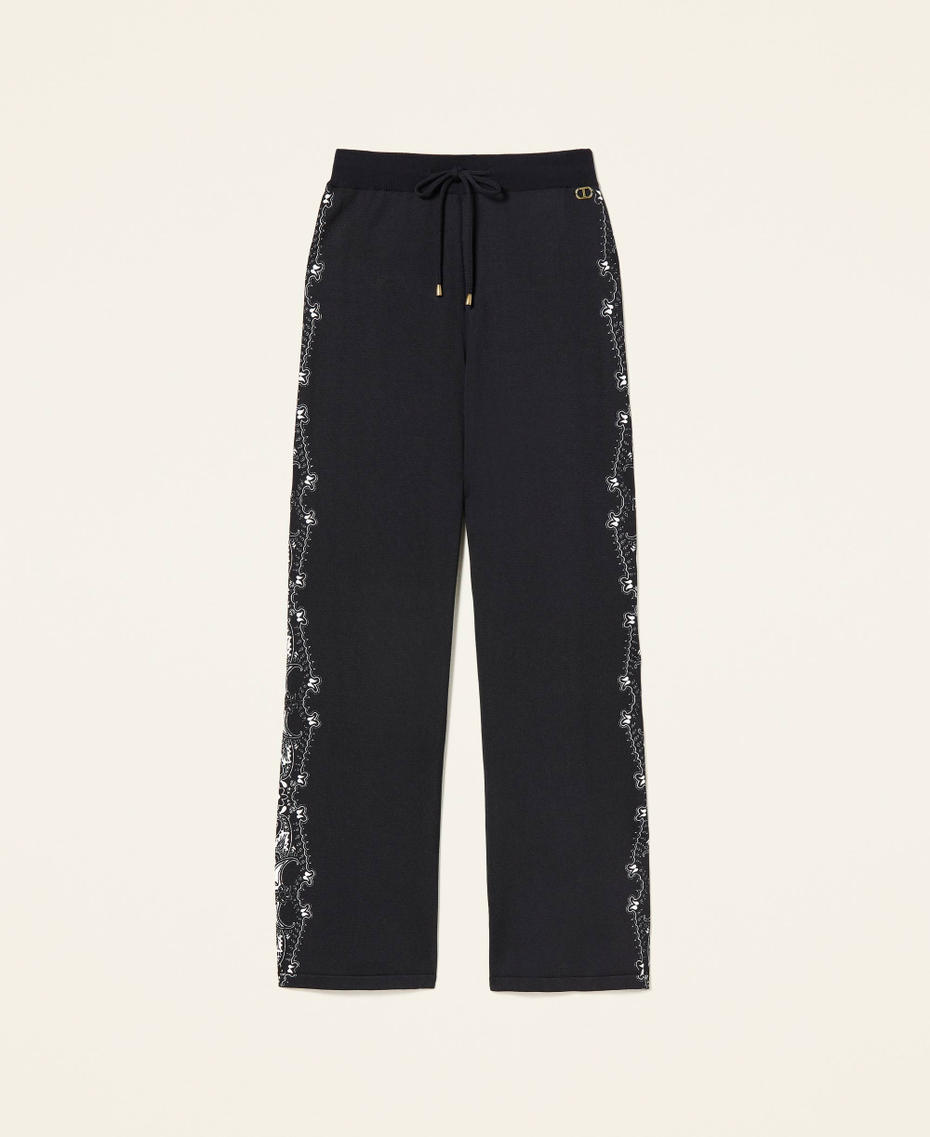 Trousers with bandanna print