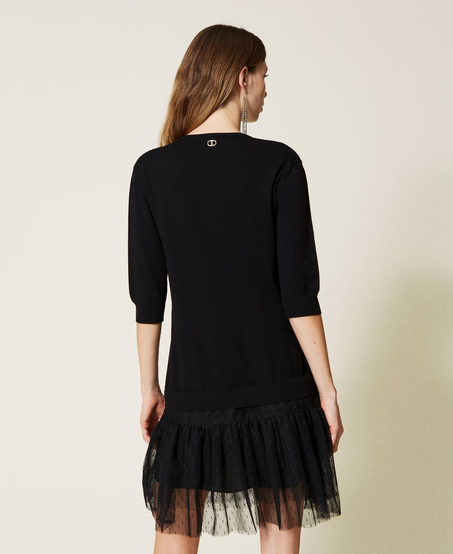 Robe avec bas en tulle