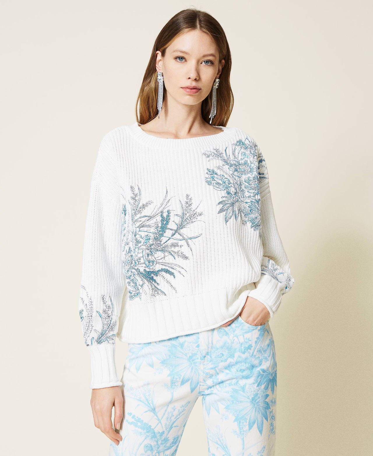 Jumper with floral embroidery Light Blue Sanderson Flowers Embroidered Lily Woman 221TP3491-02