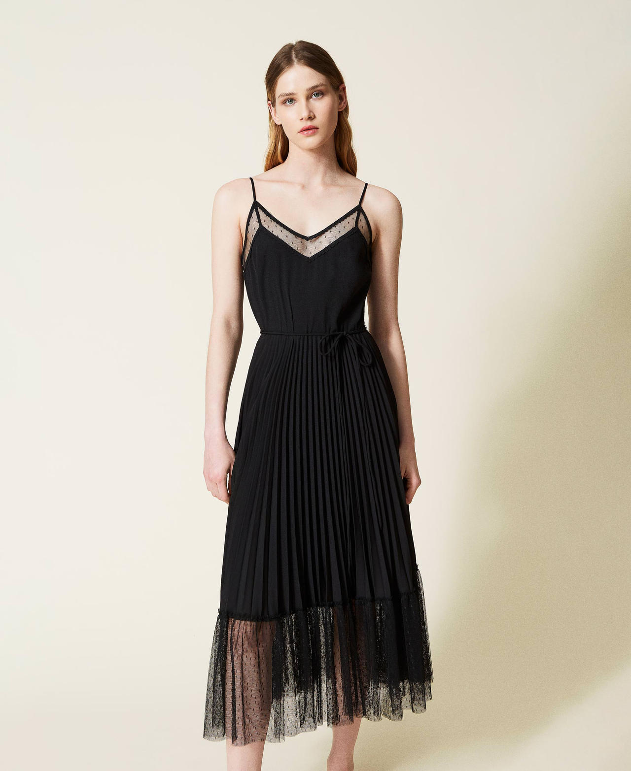 Платье-комбинация с плиссированной юбкой Черный женщина 221TQ2061-02