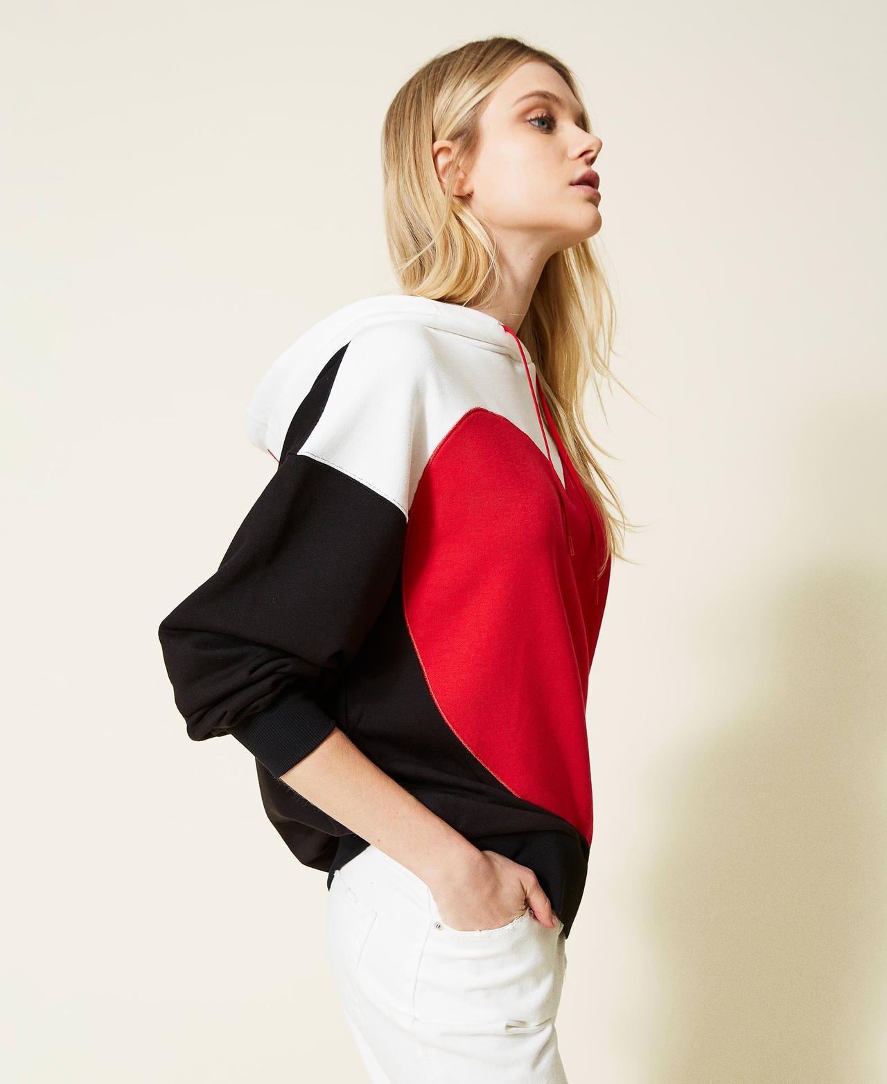 Maxi felpa con cuore a intarsio