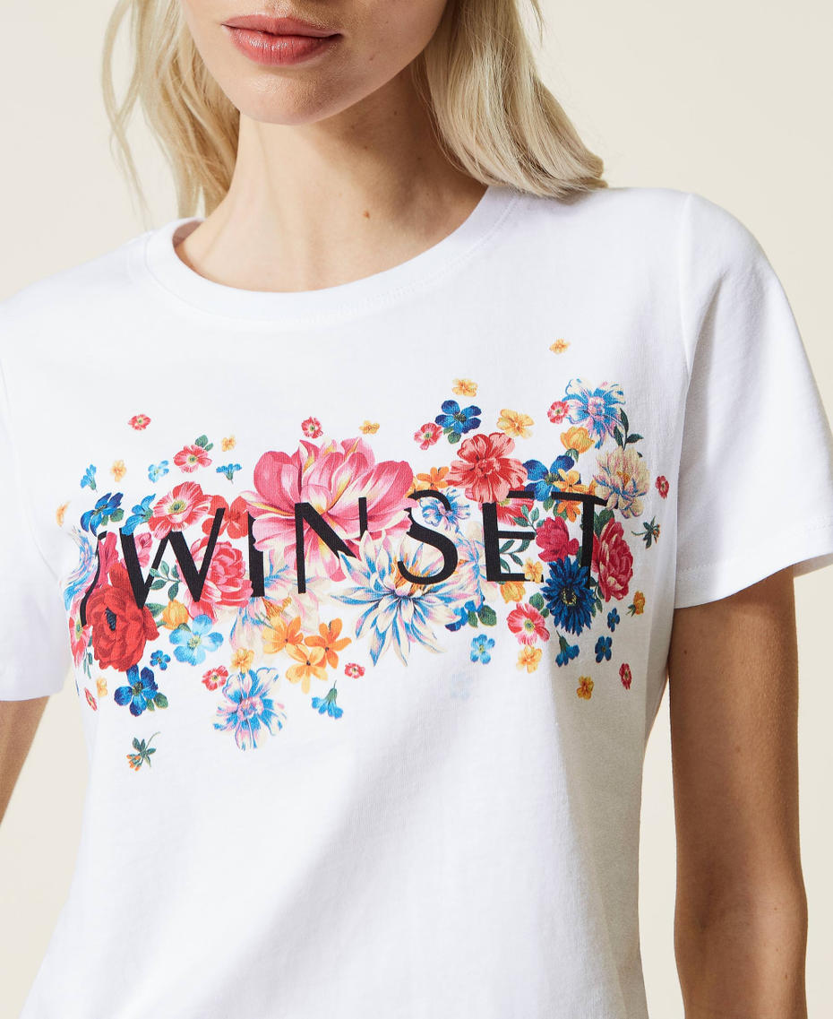 T-shirt con stampa fiori e logo Bianco Donna 221TQ2120-04