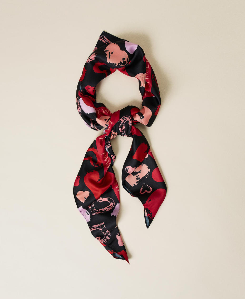 Kefiah with heart motif print Black Heart Print All Over Woman 221TQ4300_07233_03