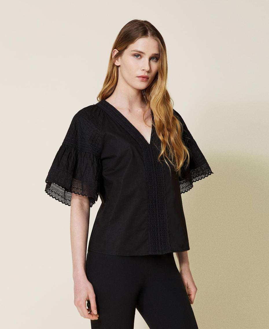 Muslin blouse with lace Black Woman 221TT2034-01