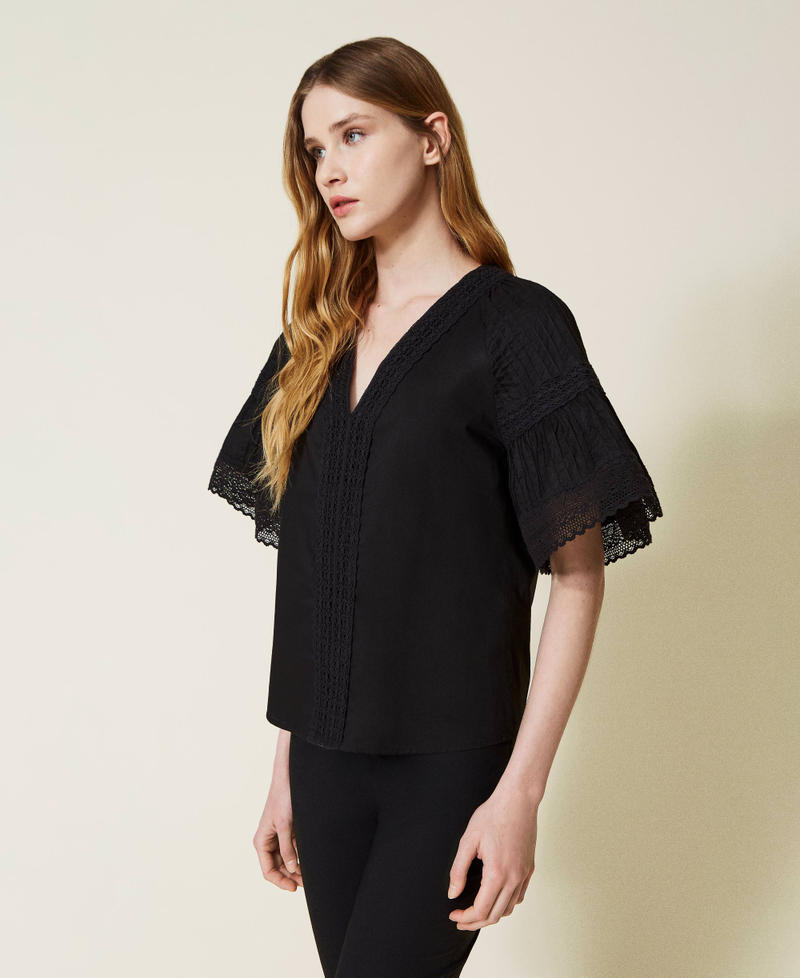 Muslin blouse with lace Black Woman 221TT2034-03