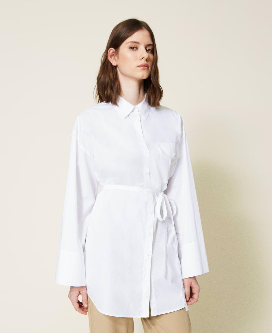 Popelinehemd mit Gürtel Weiß Frau 221TT2089-01