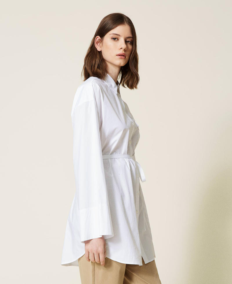 Poplin shirt with belt