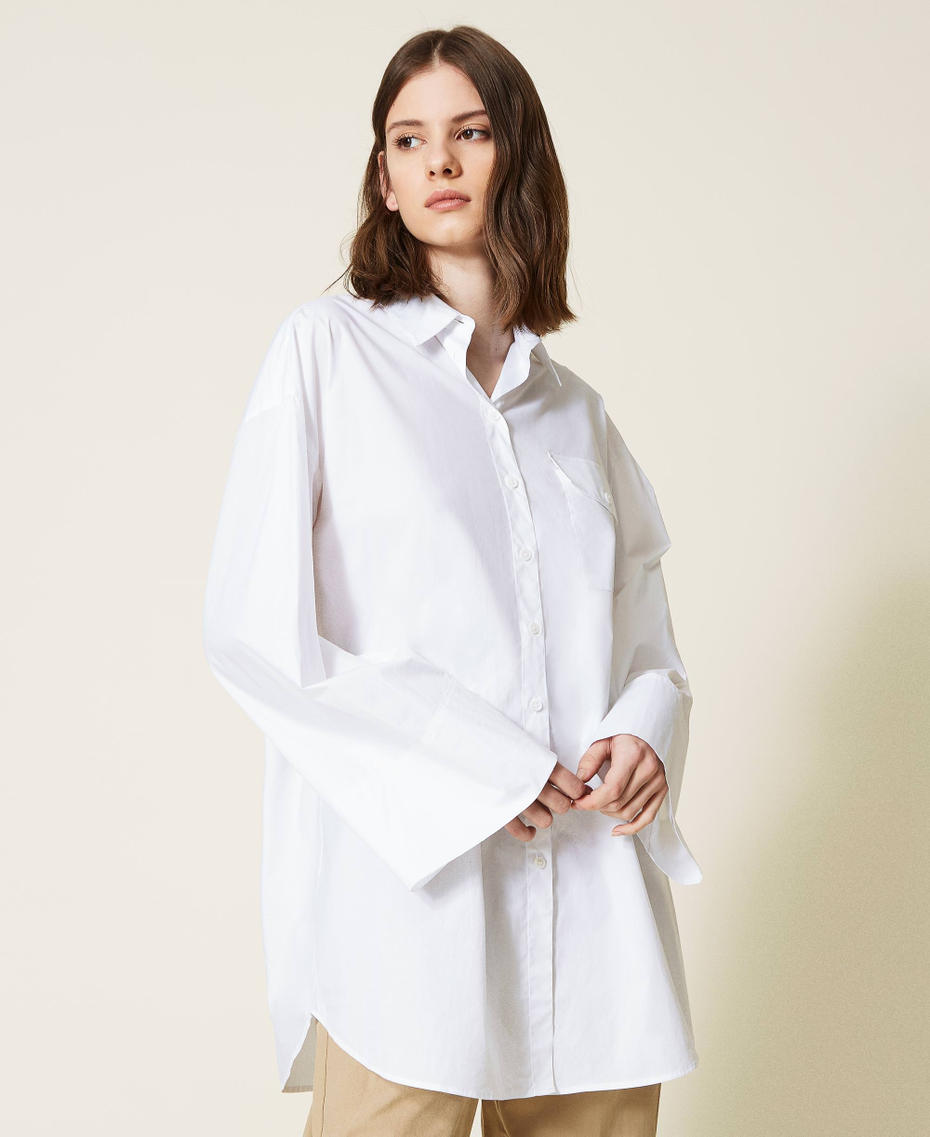 Poplin shirt with belt