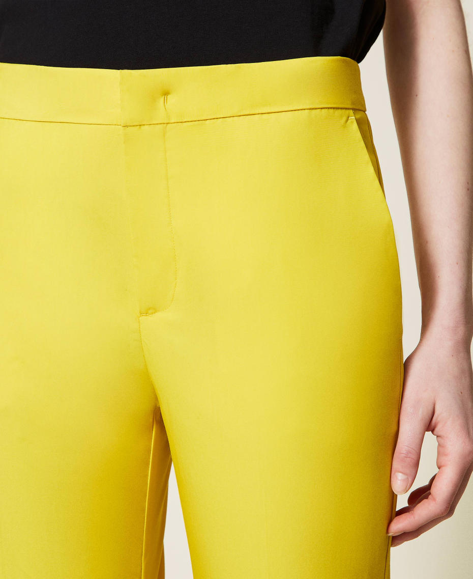 Cropped poplin trousers
