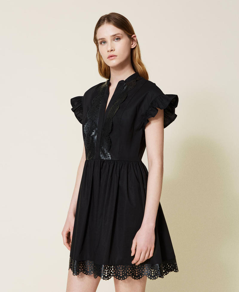 Короткое платье с лазерной вышивкой Черный женщина 221TT2104-03