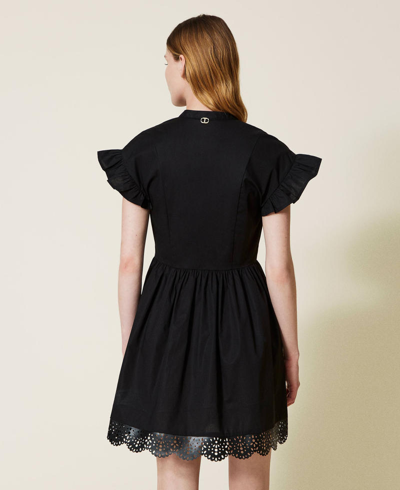 Короткое платье с лазерной вышивкой Черный женщина 221TT2104-04