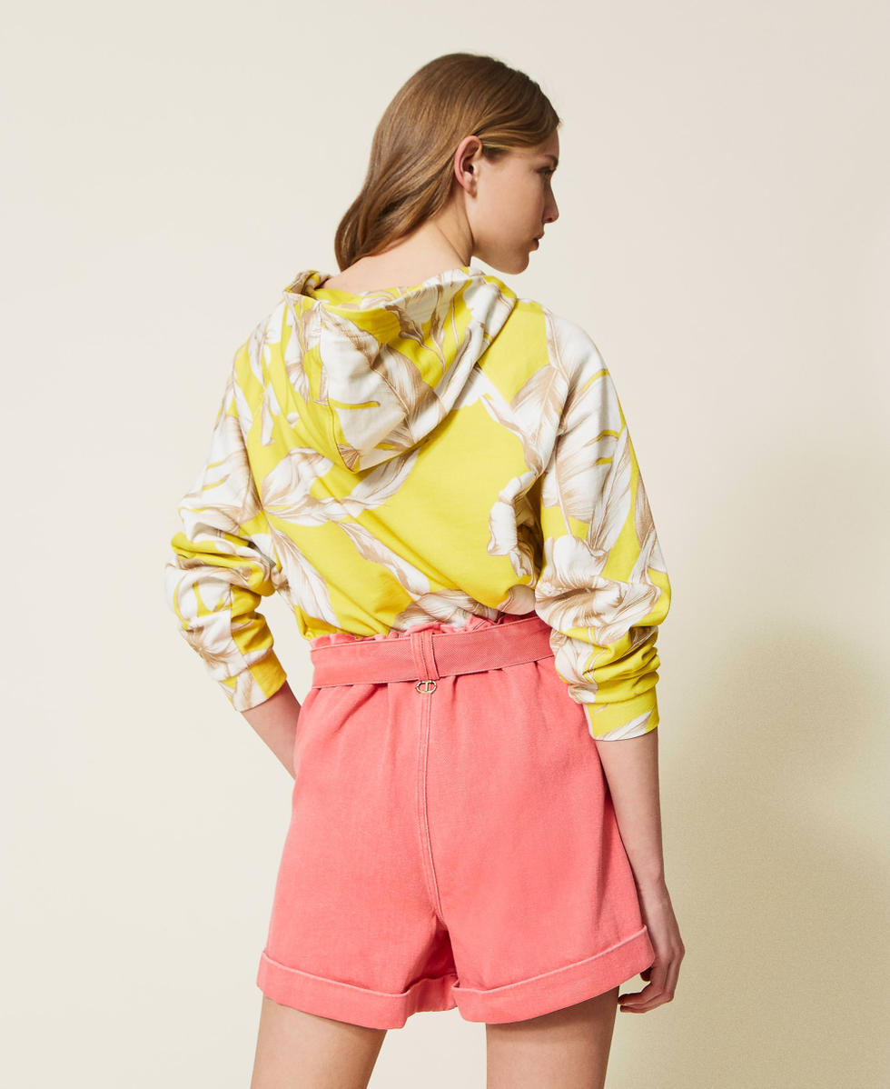 Outfit con short ala cintura shop
