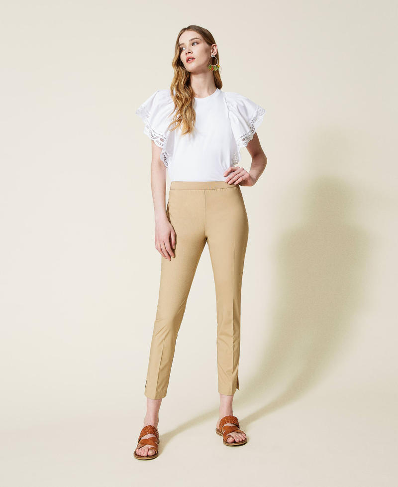 Regular t-shirt with lace sleeves