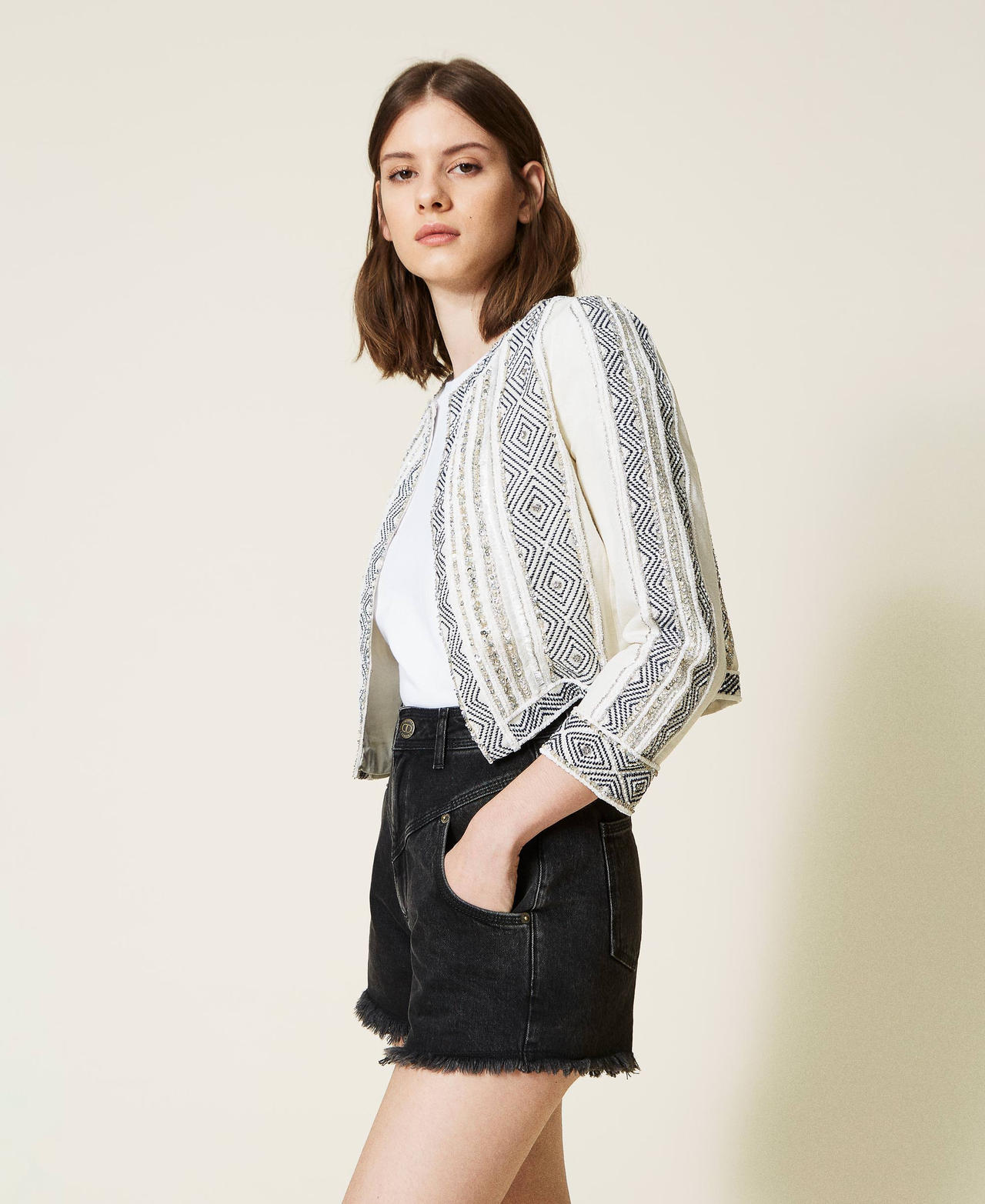 Linen blend Mandarin collar jacket with handmade embroideries